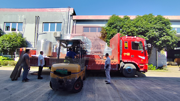 果冻灌装封口机 果冻灌装封口机