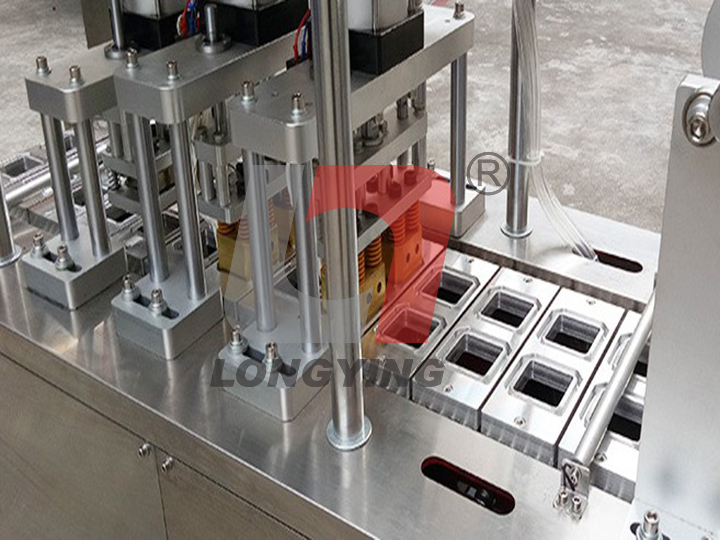 龙应蛋黄酥全自动灌装封口机