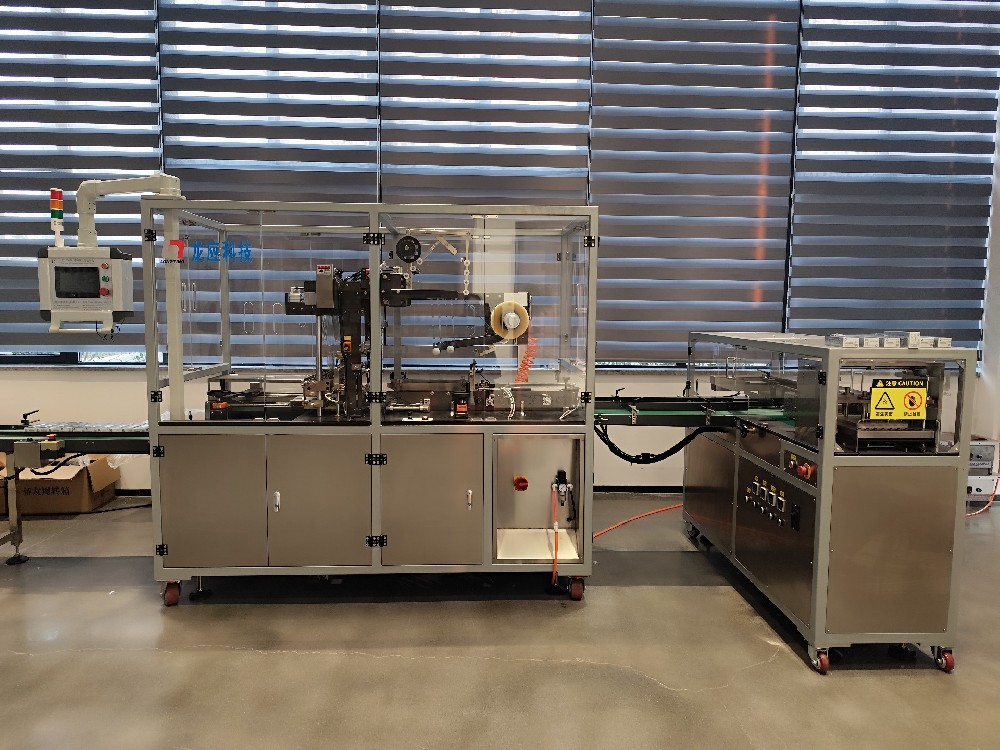 LY-350型全自动透明膜三维包装机（6伺服）